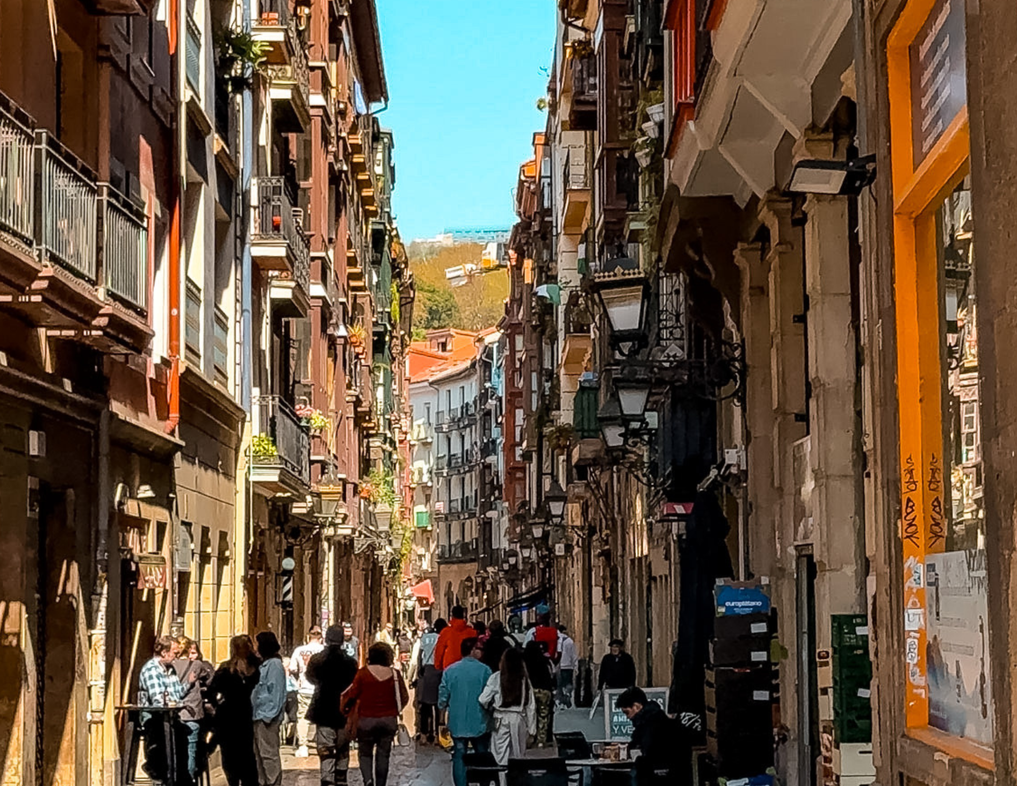 Bilbao Travel Guide (12).png